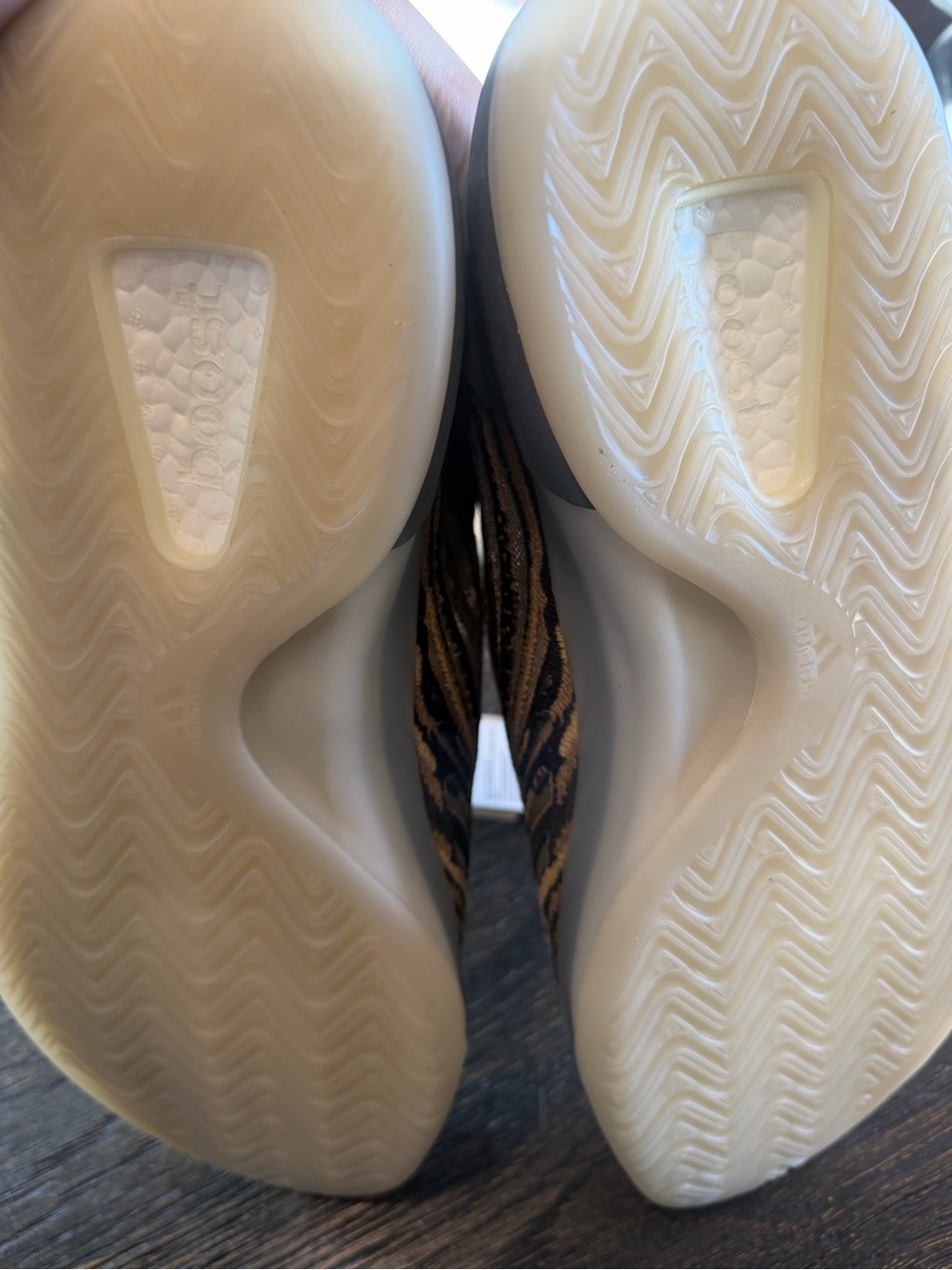 adidas Yeezy Quantum Amber Tint (2021) size 11 men’s - Picture 11 of 11